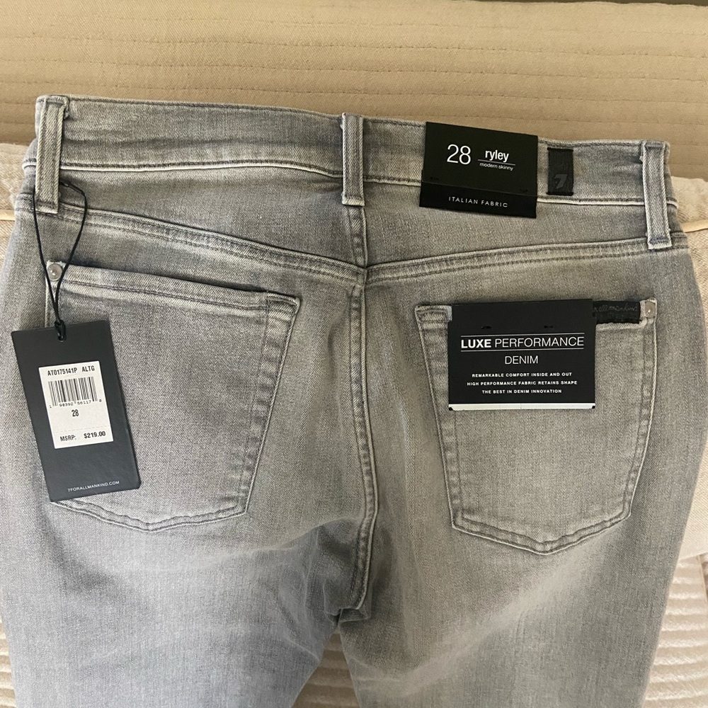 Size 28 men’s jeans